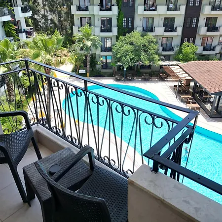 Lemas Apartahotel 4*