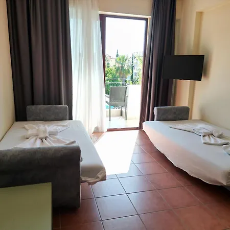 Lemas Apartahotel 4*