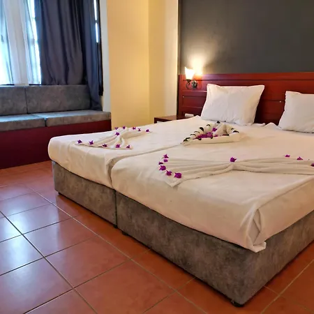 Lemas Apartahotel
