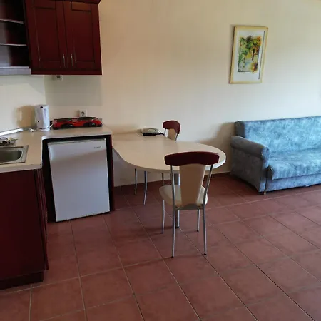 Lemas Apartahotel 3*