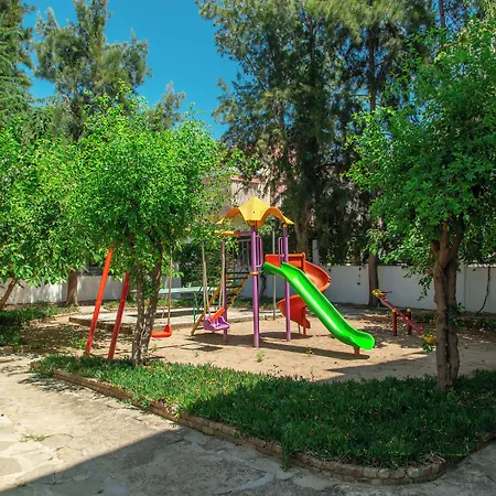 Aparthotel Lemas